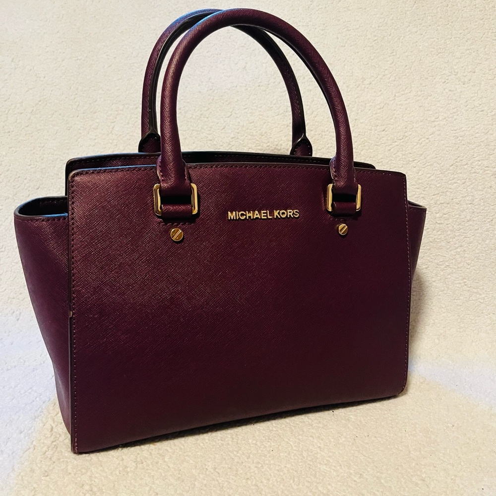 Michael Kors Selma Medium Saffiano Leather Satchel. - Picture 2 of 14